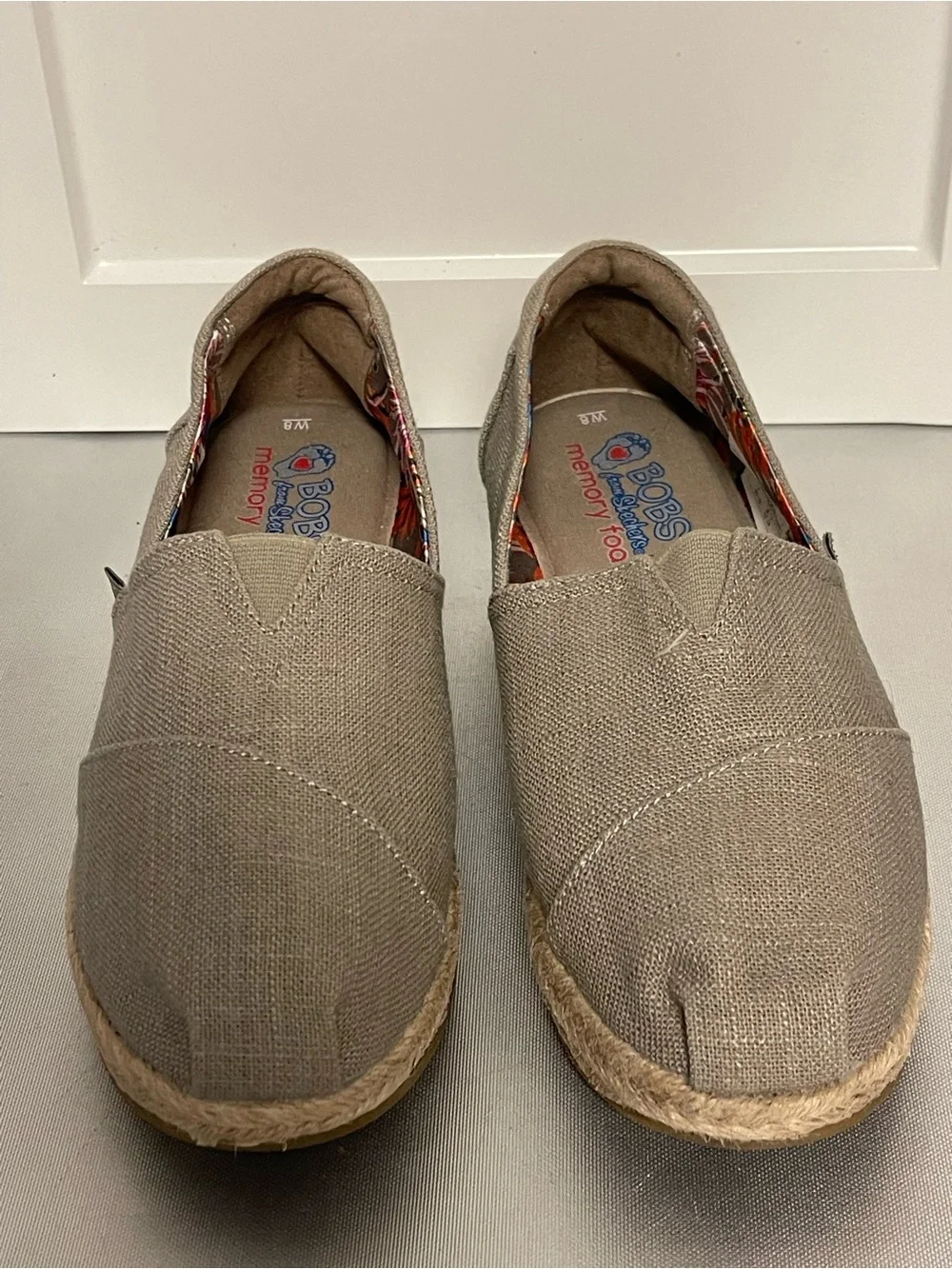 Skechers Bobs Women’s Taupe Shoes Sz 8